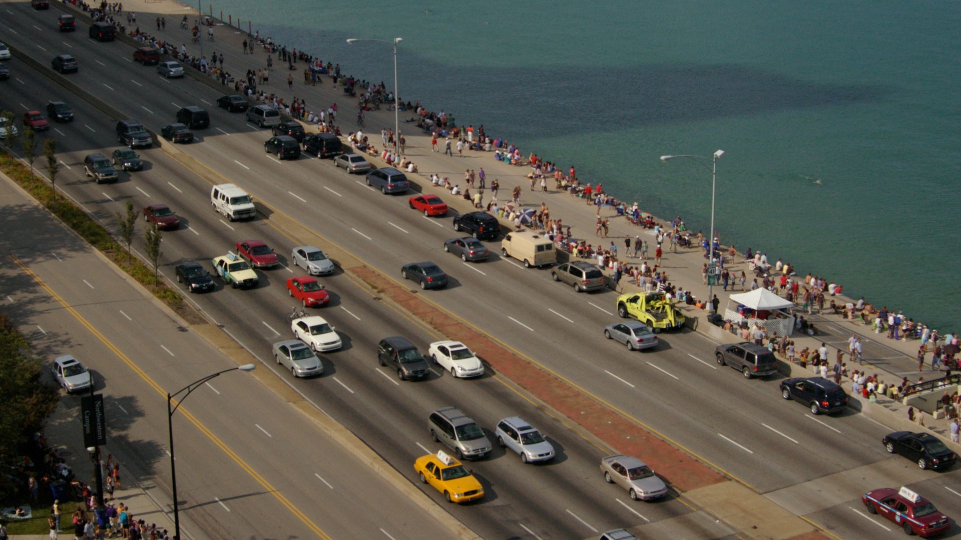 File:Typical Summer Afternoon on Lake Shore Drive.jpg