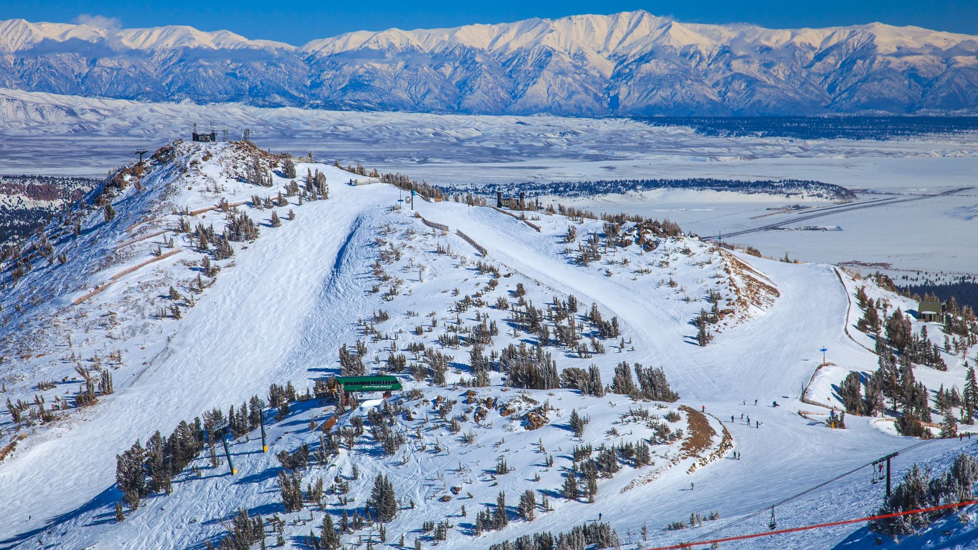 File:Mammoth Mtn ski area (16126219736).jpg