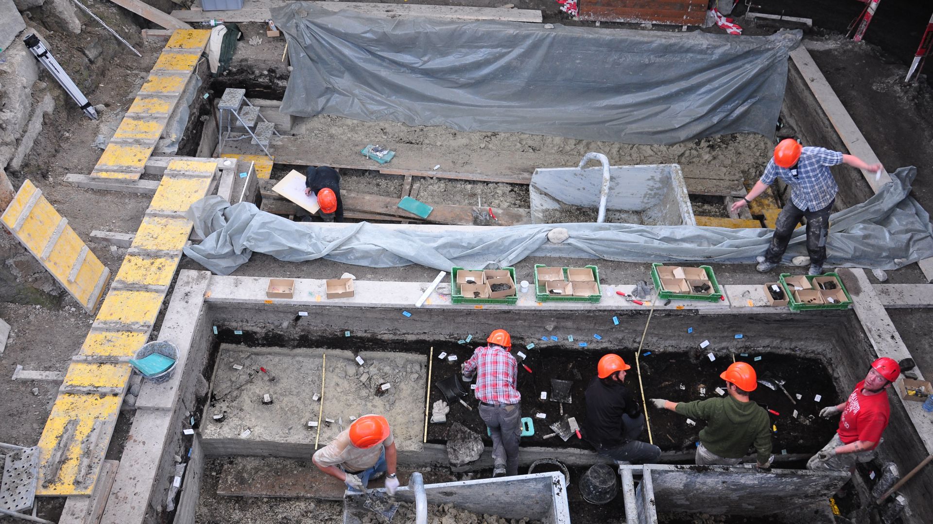 File:Grabung Parkhaus Opéra 2010-06-16 17-26-36.JPG