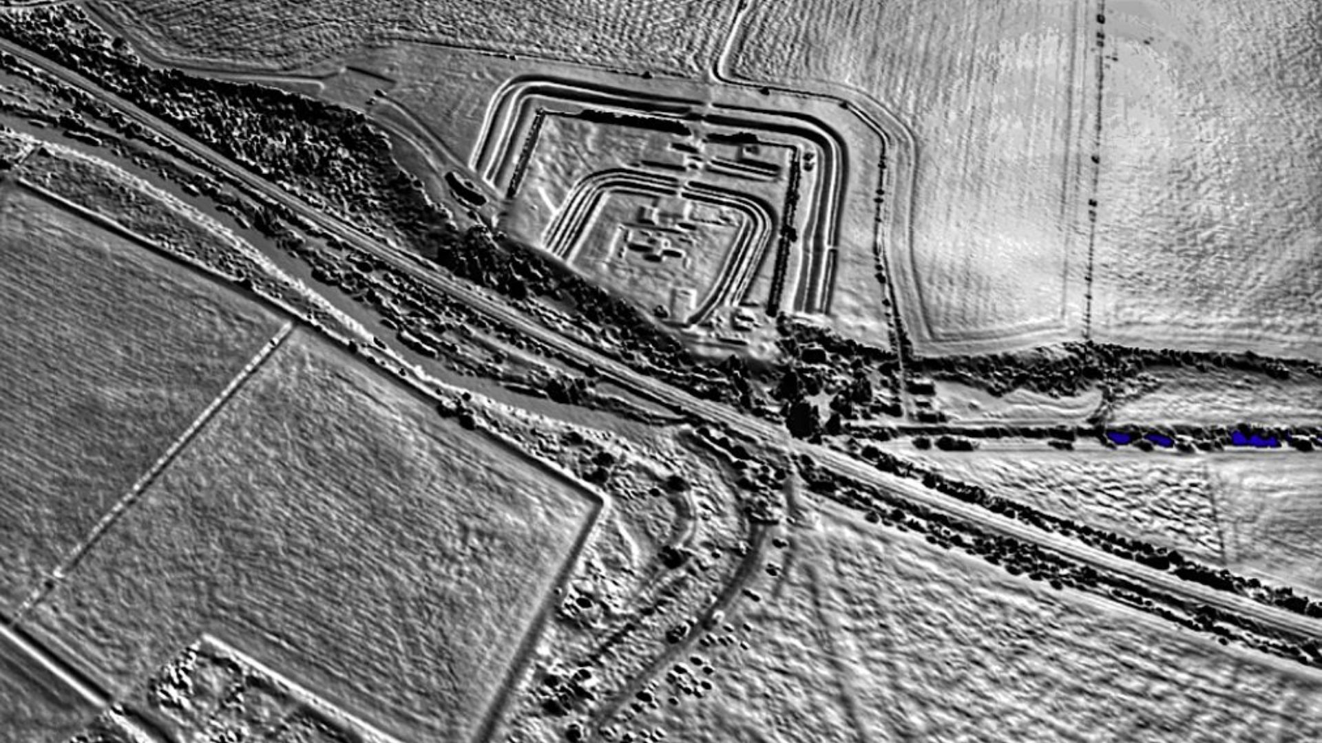 File:Richborough Roman Fort and Amphitheatre in Kent.jpg