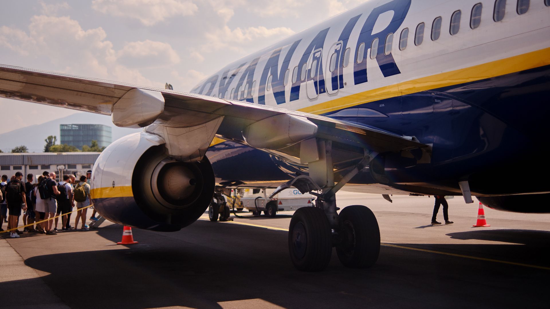 File:Ryanair boarding.jpg
