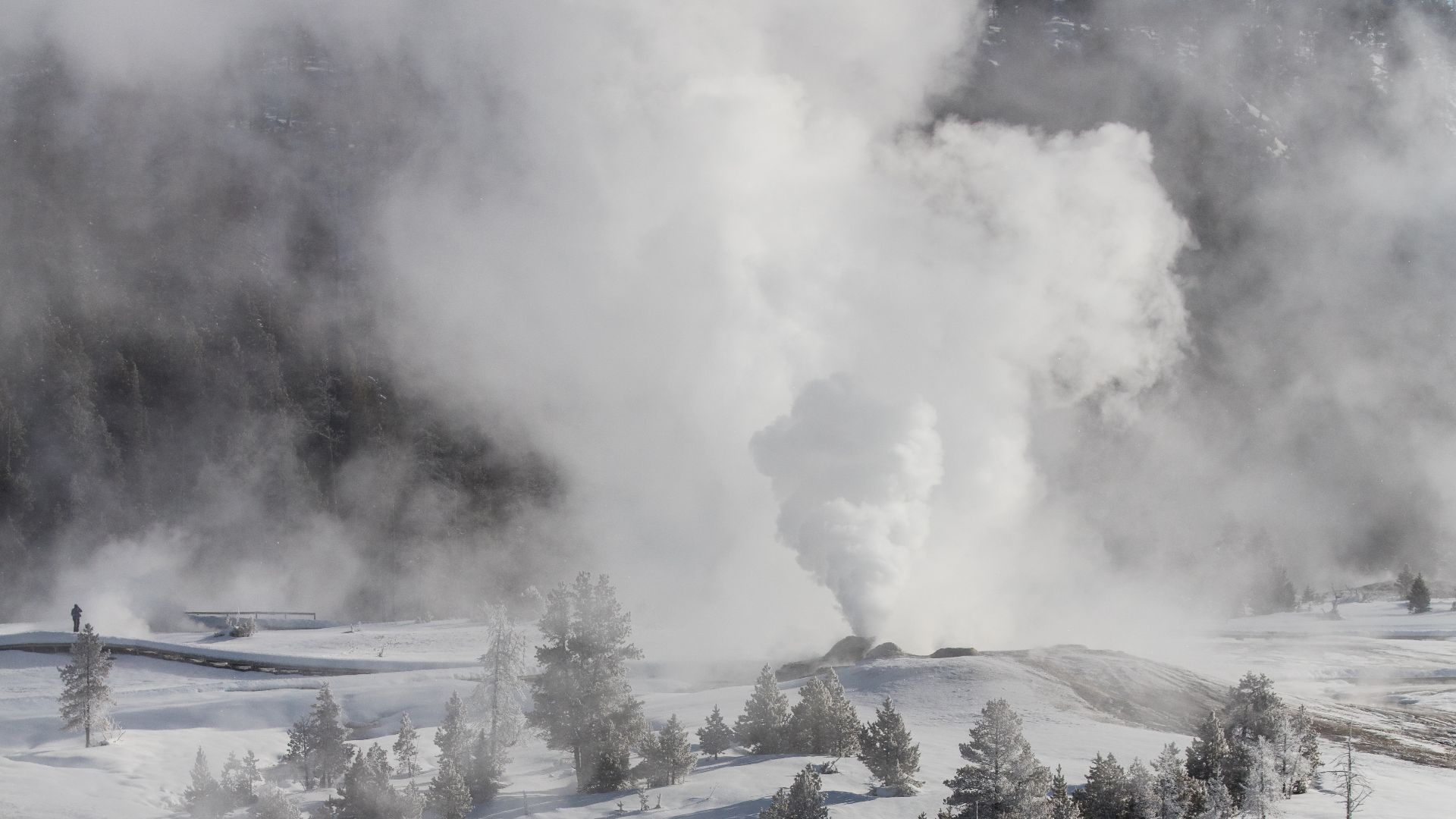 File:Lion Geyser eruption (2) (33436475990).jpg
