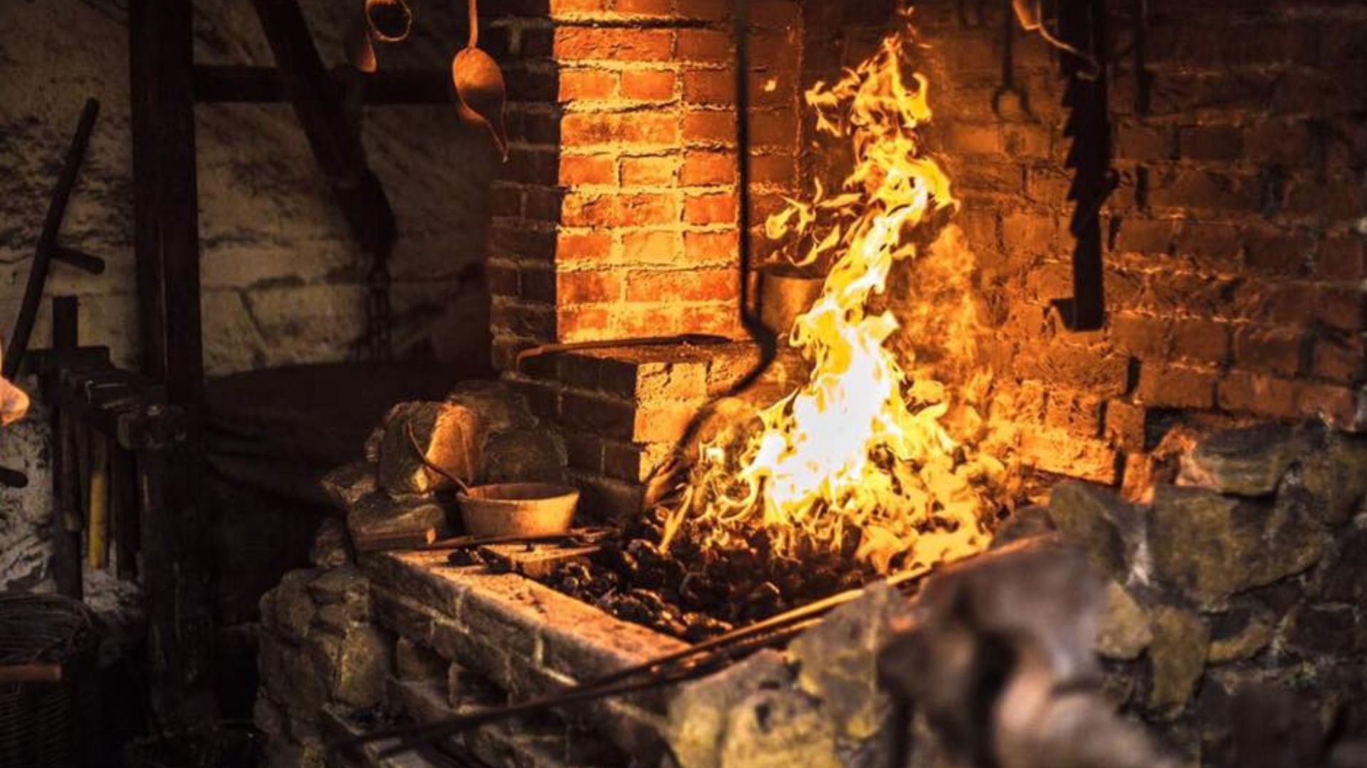 File:Little Woodham 17th Century Forge - Fire.jpg