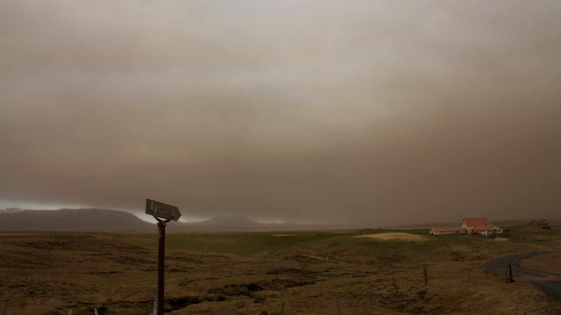 File:Grimsvötn ash cloud.jpg