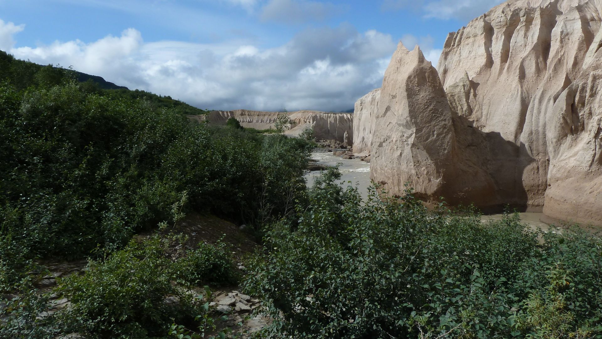 File:Looking downriver from Ukak Falls 2 (13542782743).jpg