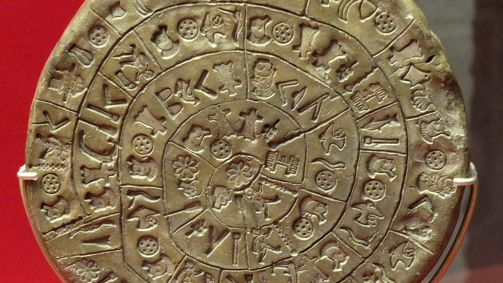 File:Disque de Phaistos copy around 1910.jpg