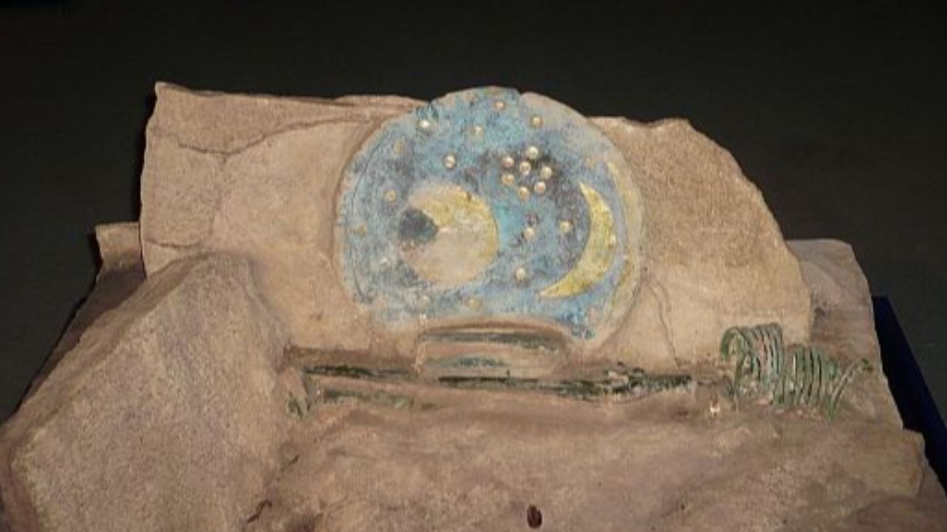 File:Himmelsscheibe Fundsituation.jpg