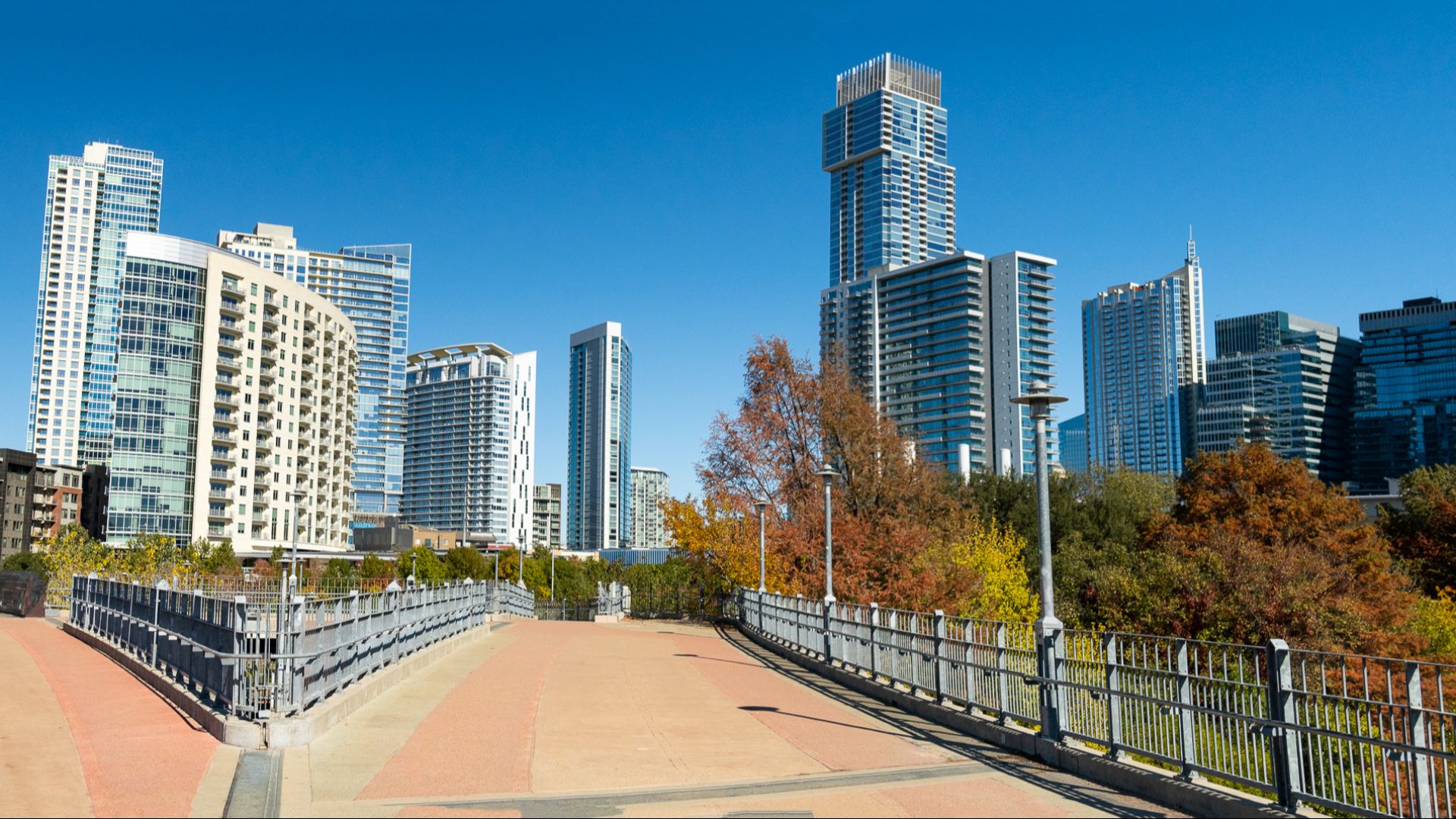 File:Pfluger-pedestrian-bridge-downtown-austin-skyline-view.jpg
