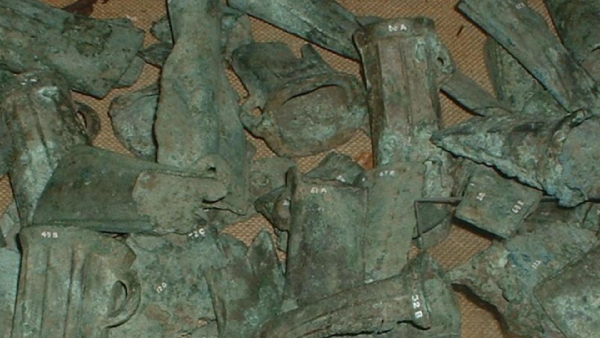 File:Assorted bronze castings.JPG