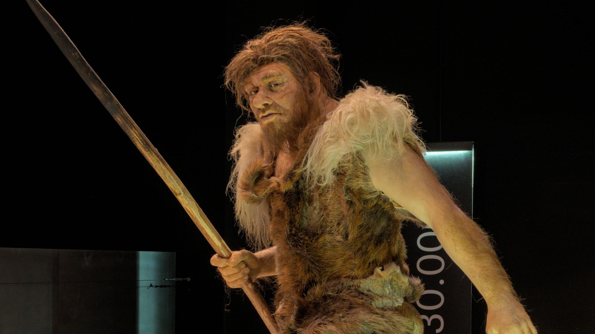 File:Neanderthal hunters depicted in the Gallo-Romeins Museum Tongeren (DSCF4334).jpg