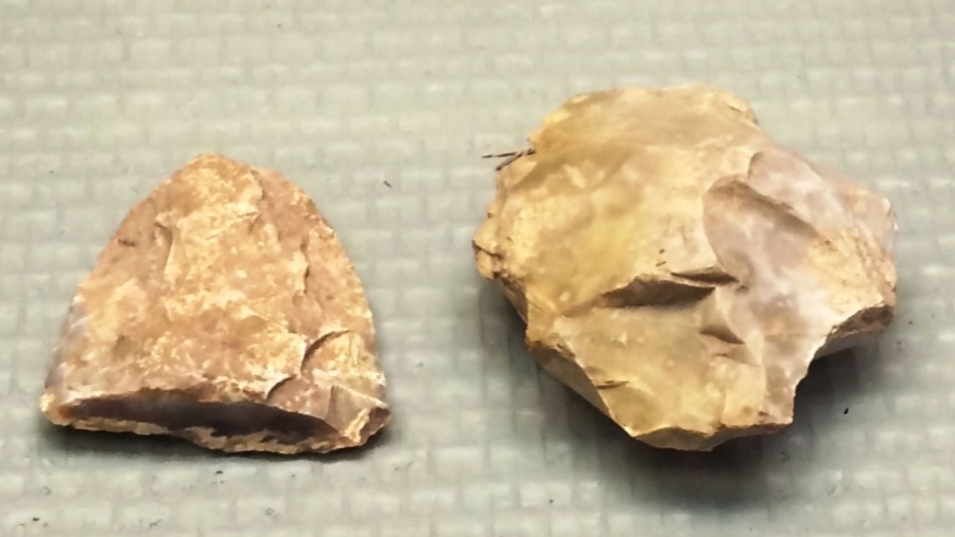 File:Budapest Remete upper cave neanderthals stone implements IMG 0874.JPG