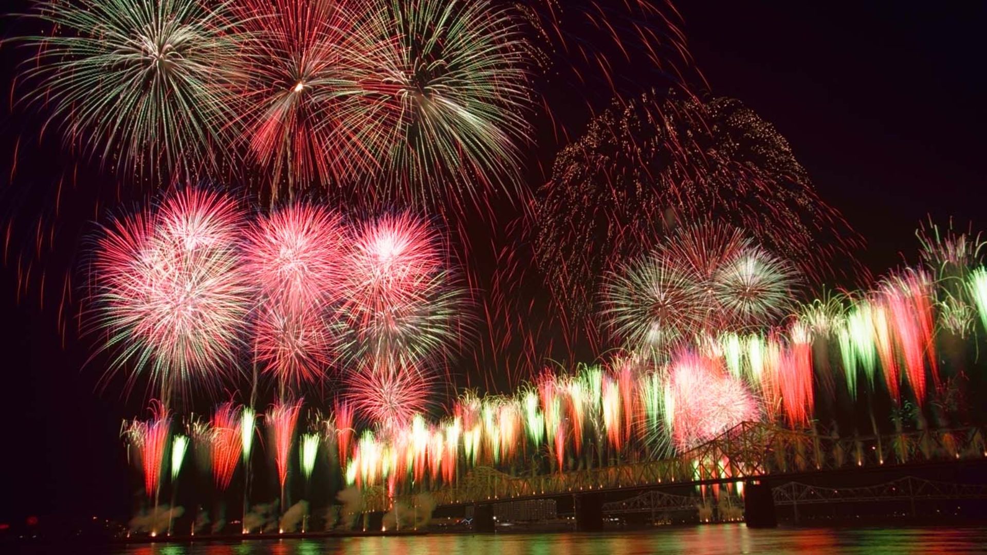 File:Louisville fireworks.jpg