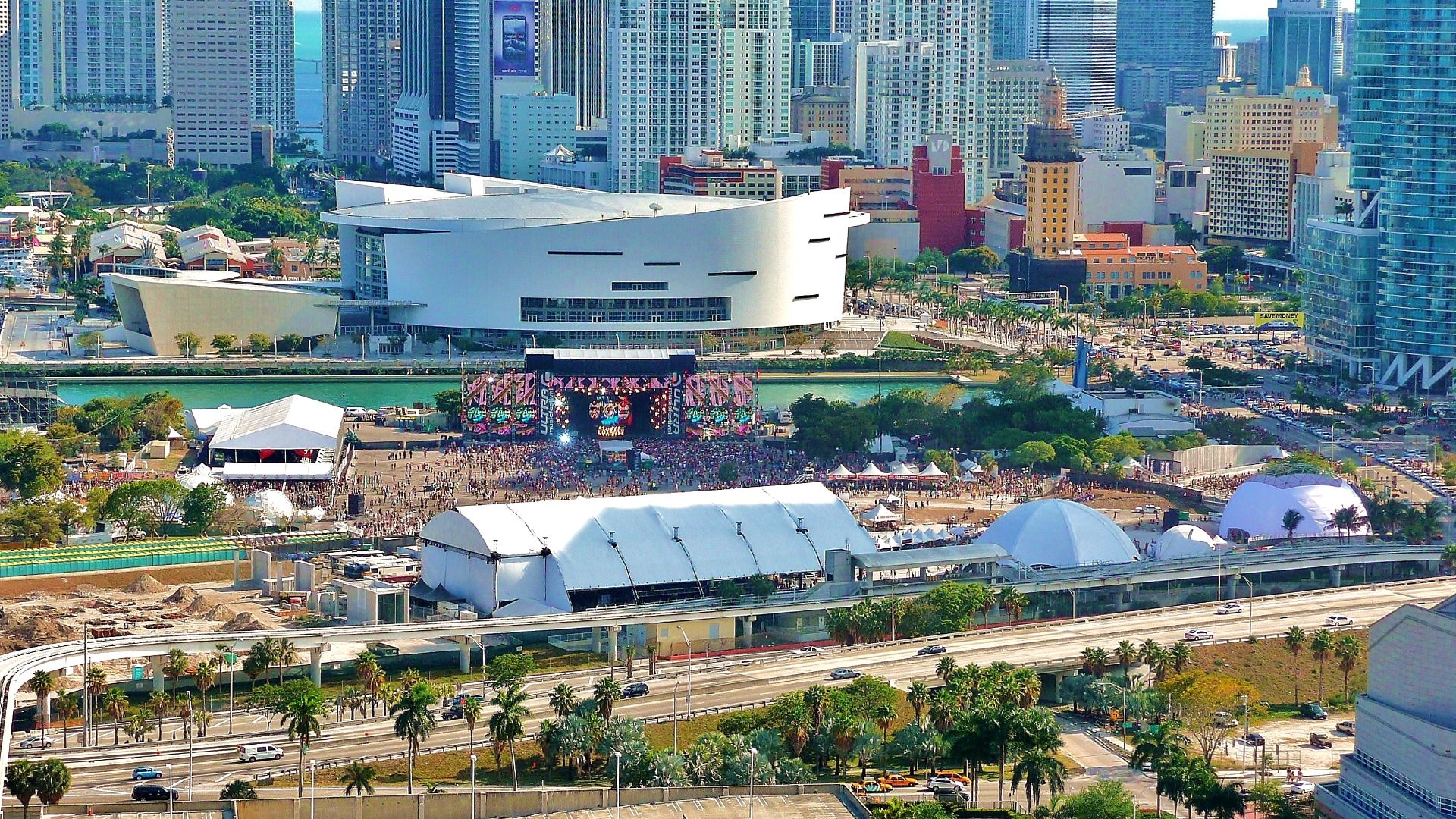 File:Ultra Music Festival 20110326.jpg