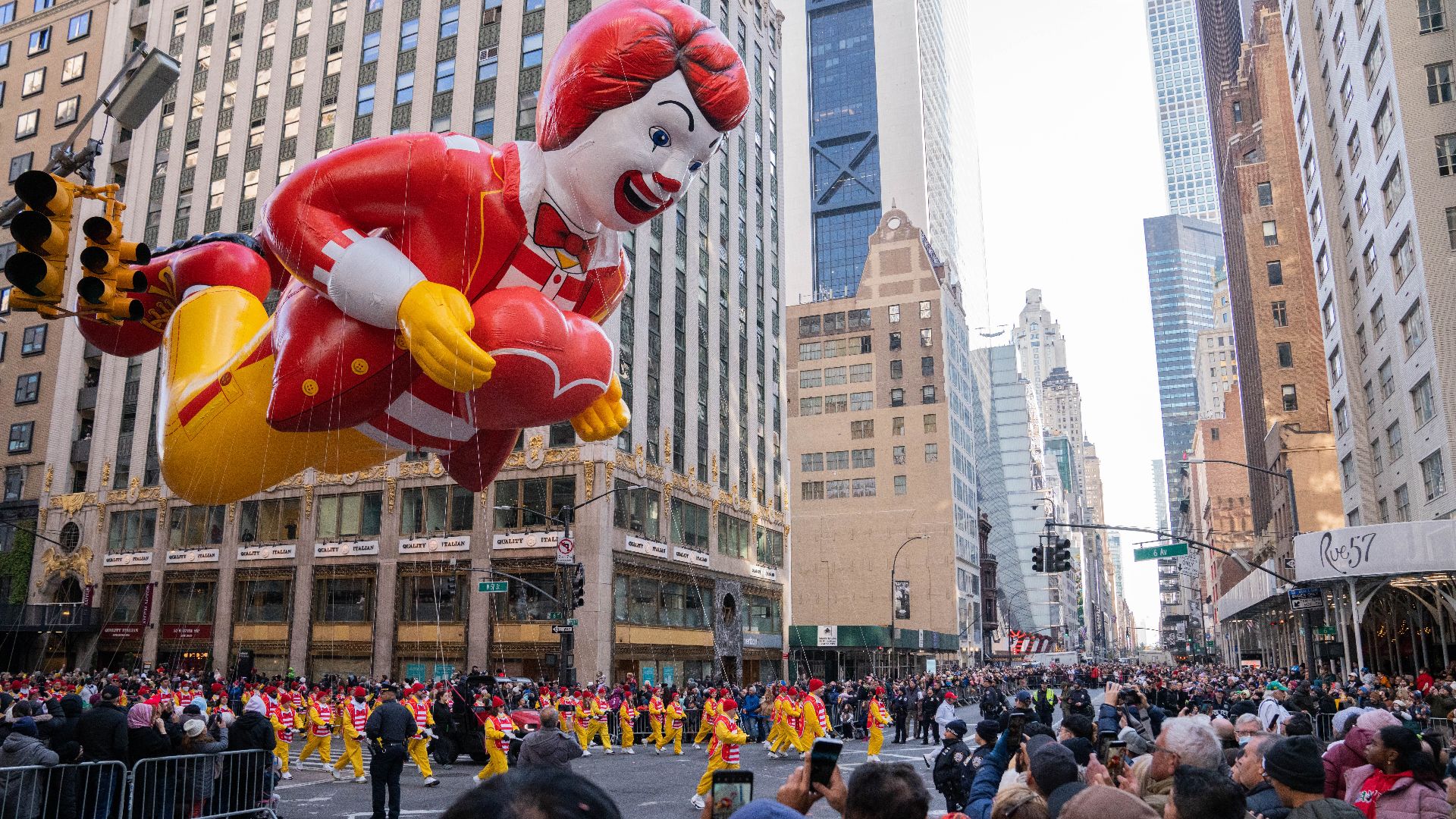 File:Macy's Thanksgiving Day Parade 2022 New York City (52522832206).jpg