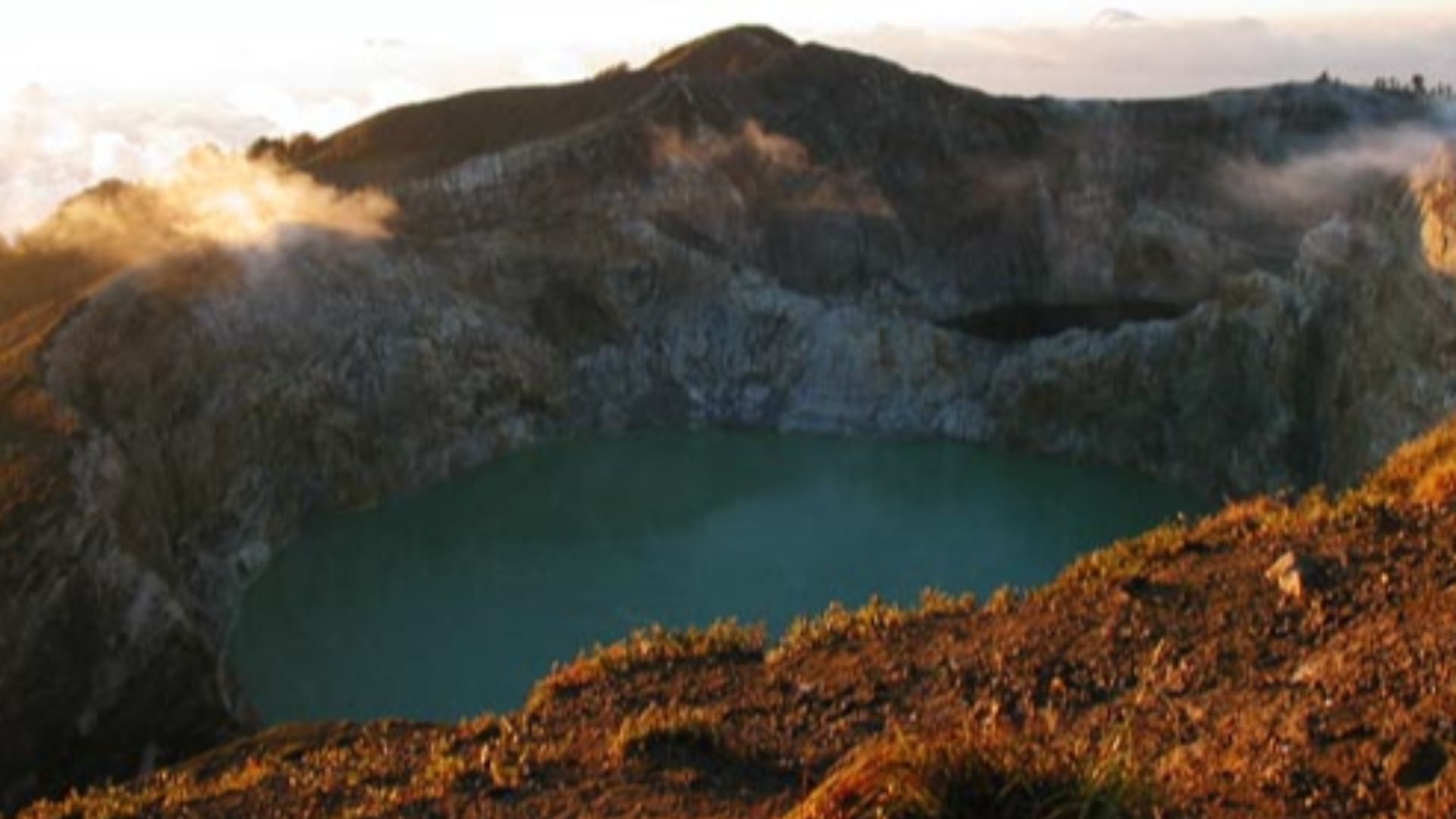 File:Flores Moni Kelimutu.jpg