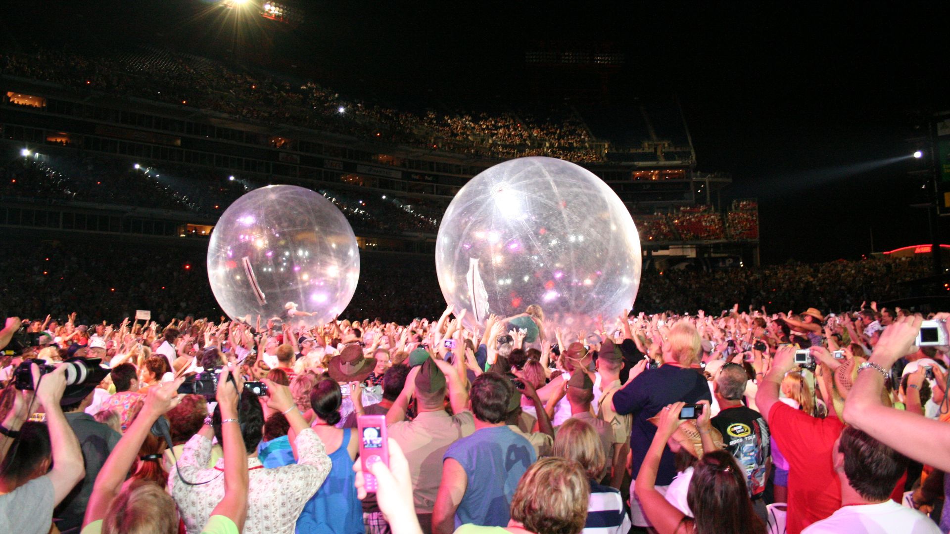File:Sugarland at CMA Music Festival 2008.jpg