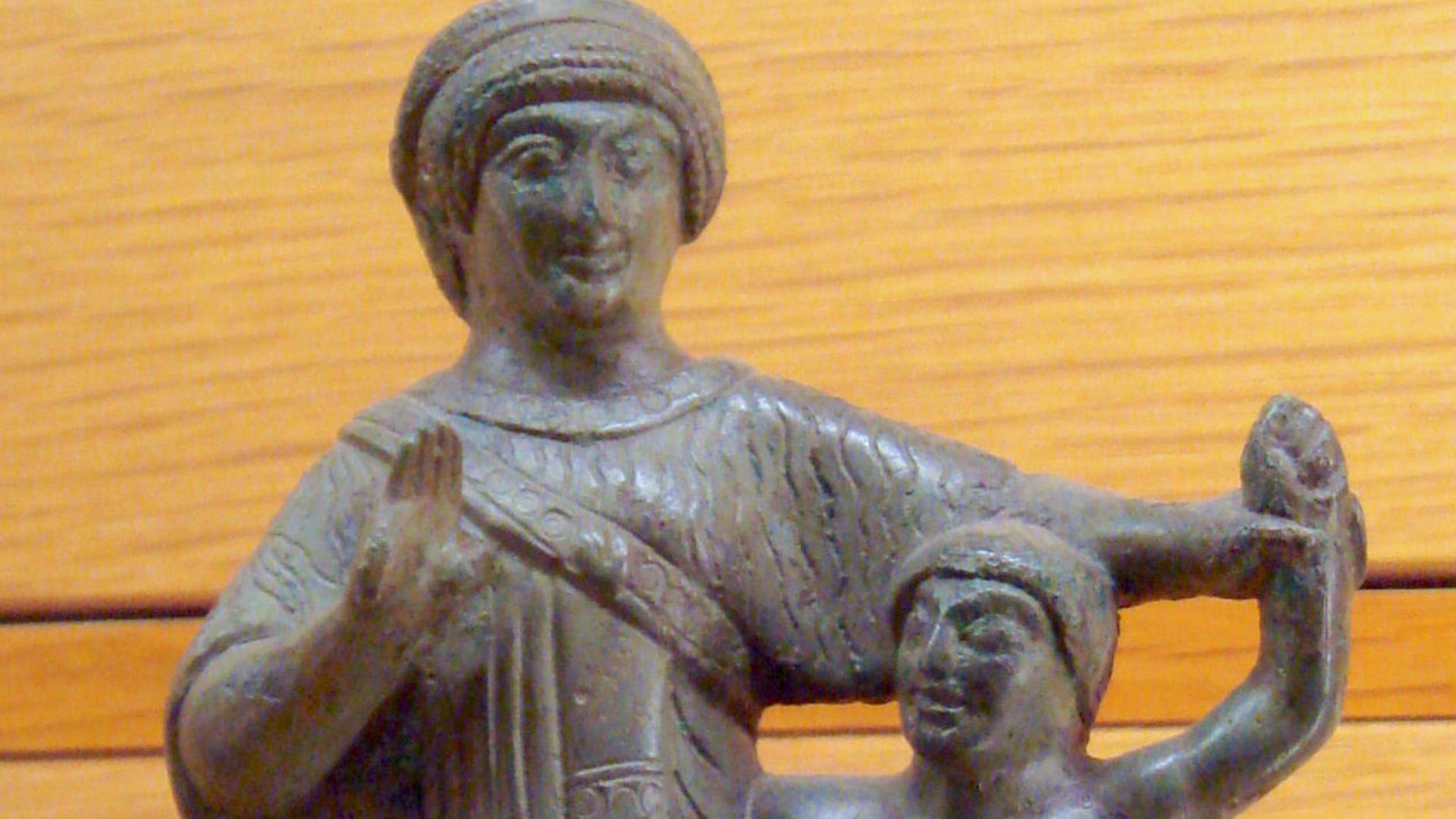 File:Etruscan mother and child 500 to 450 BCE.jpg