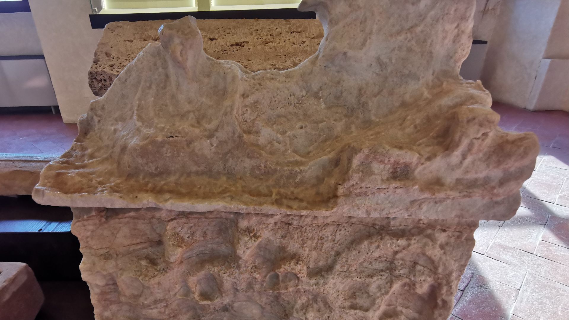 File:Etruscan tombs at Villafranca (Castiglione del Lago) (5).jpg