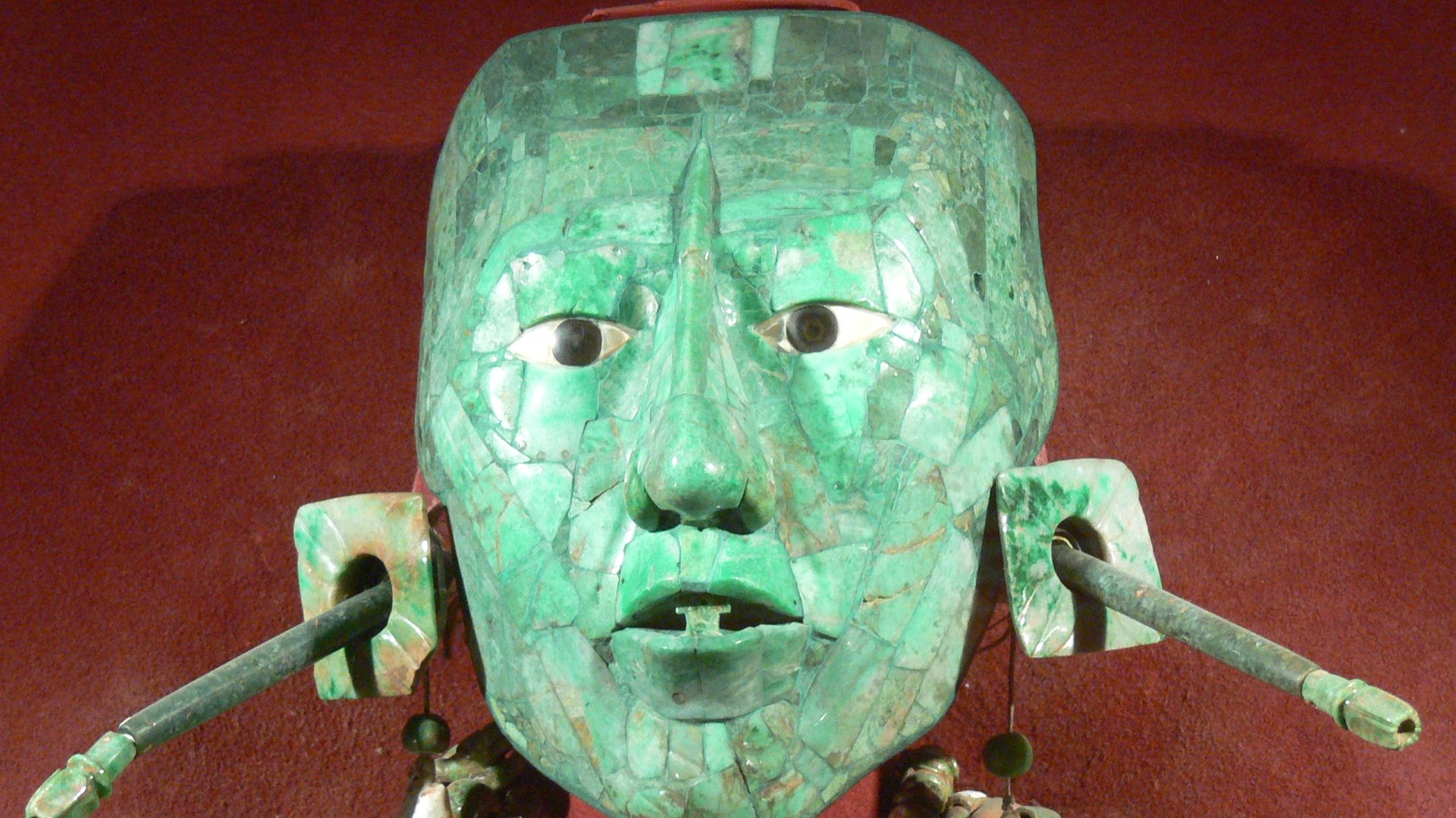 File:Palenque - Maske des Pakal.jpg
