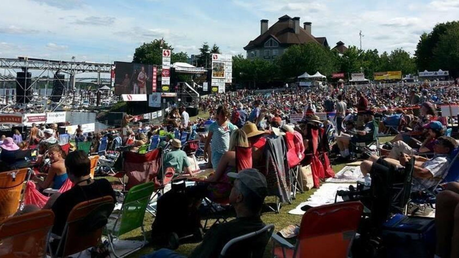 File:Waterfront Blues Festival south main stage (cropped).jpg