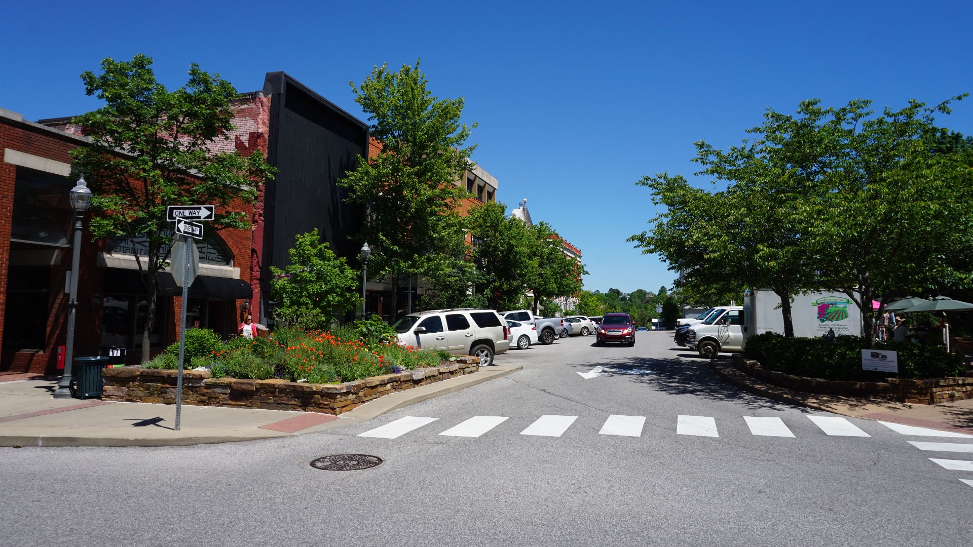 File:Fayetteville May 2017 04 (S Block Avenue).jpg