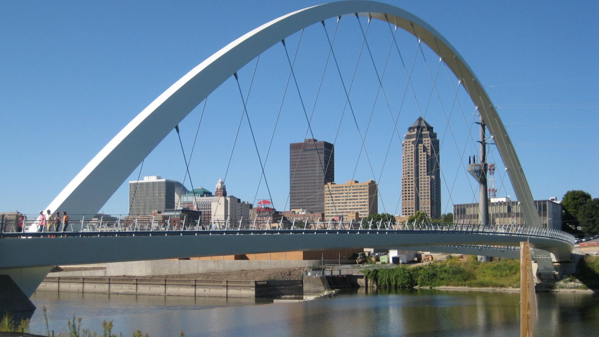 File:Skyline downtown Des Moines.jpg