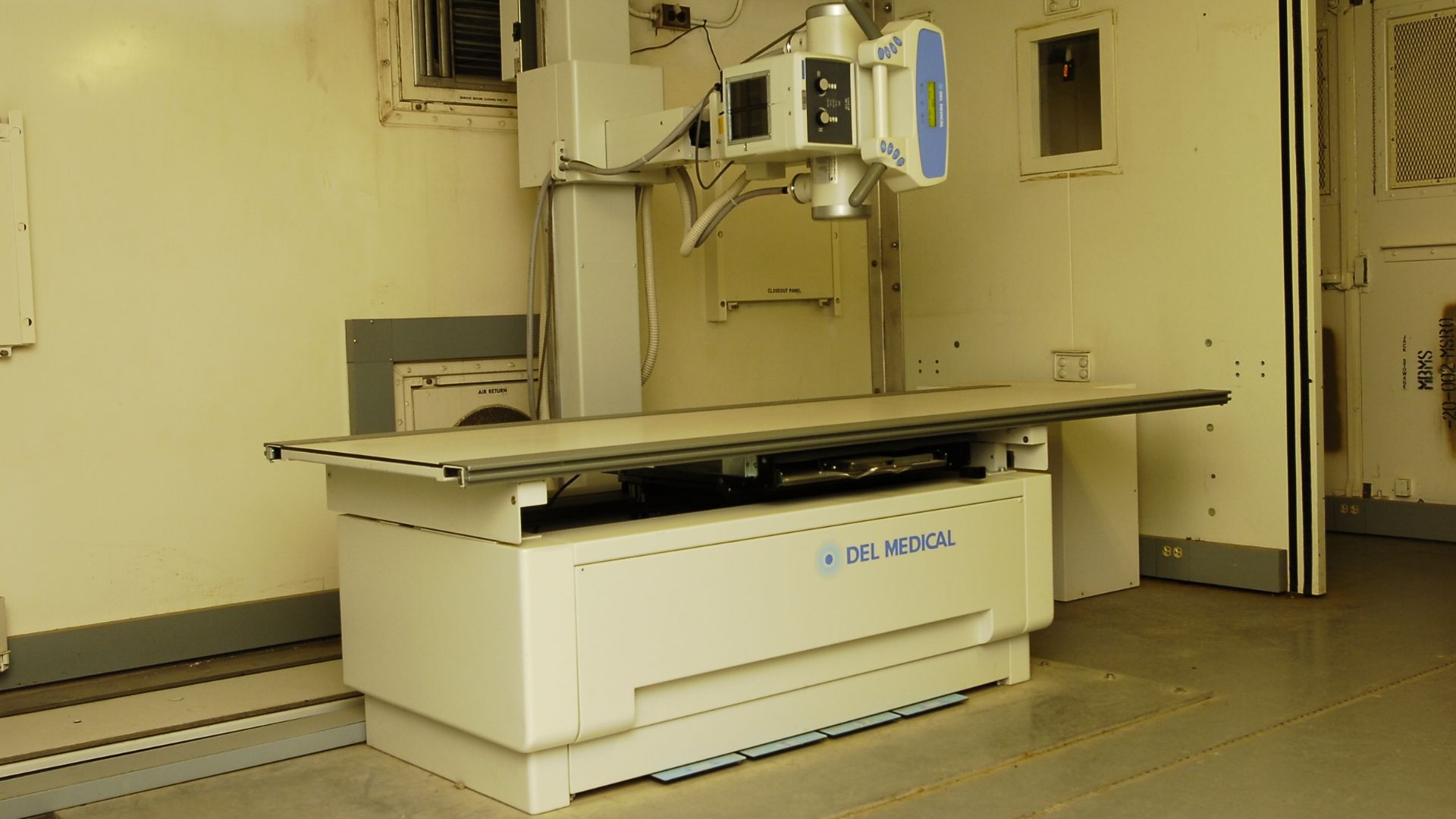File:XRay machine for the captives, Guantanamo -a.JPG