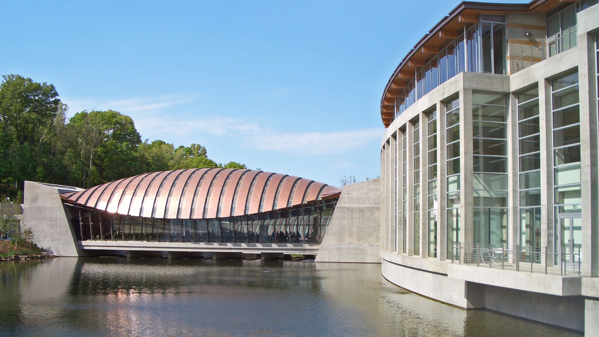 File:Crystal Bridges Museum of American Art--2012-04-12.jpg