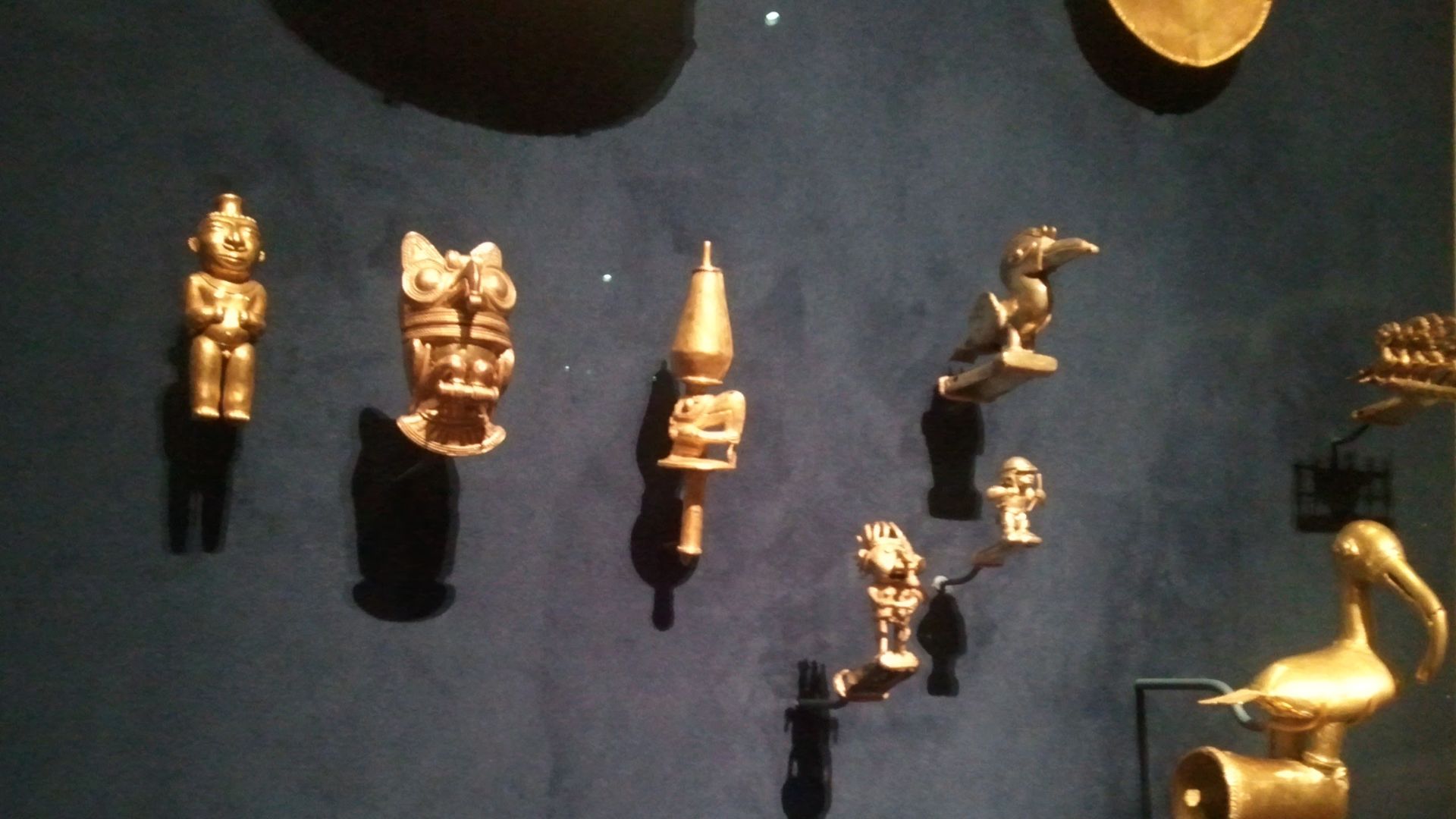 File:Human Effigy Lime Container Quimbaya Middle Cauca River Valley Quindío Colombia Avian Effigies Bird Effigy Staff Head Zenu Sinu Early Period Sucre Cordoba Colombia.jpg