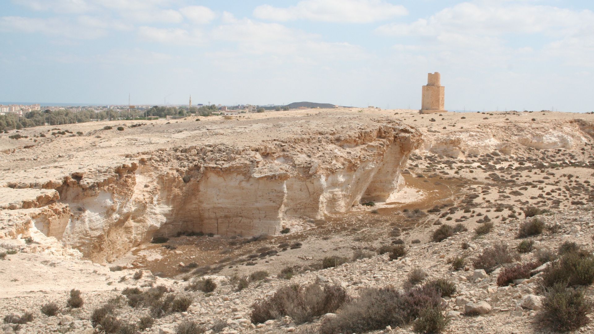 File:Taposiris Magna Lighthouse 02.JPG