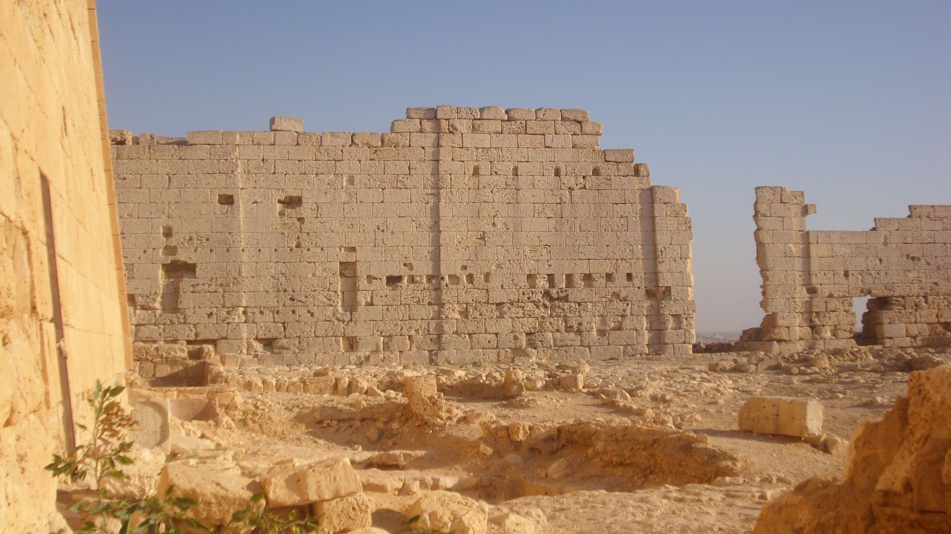 File:Internal view towards South of the Osiris Temple in Taposiris Magna.JPG