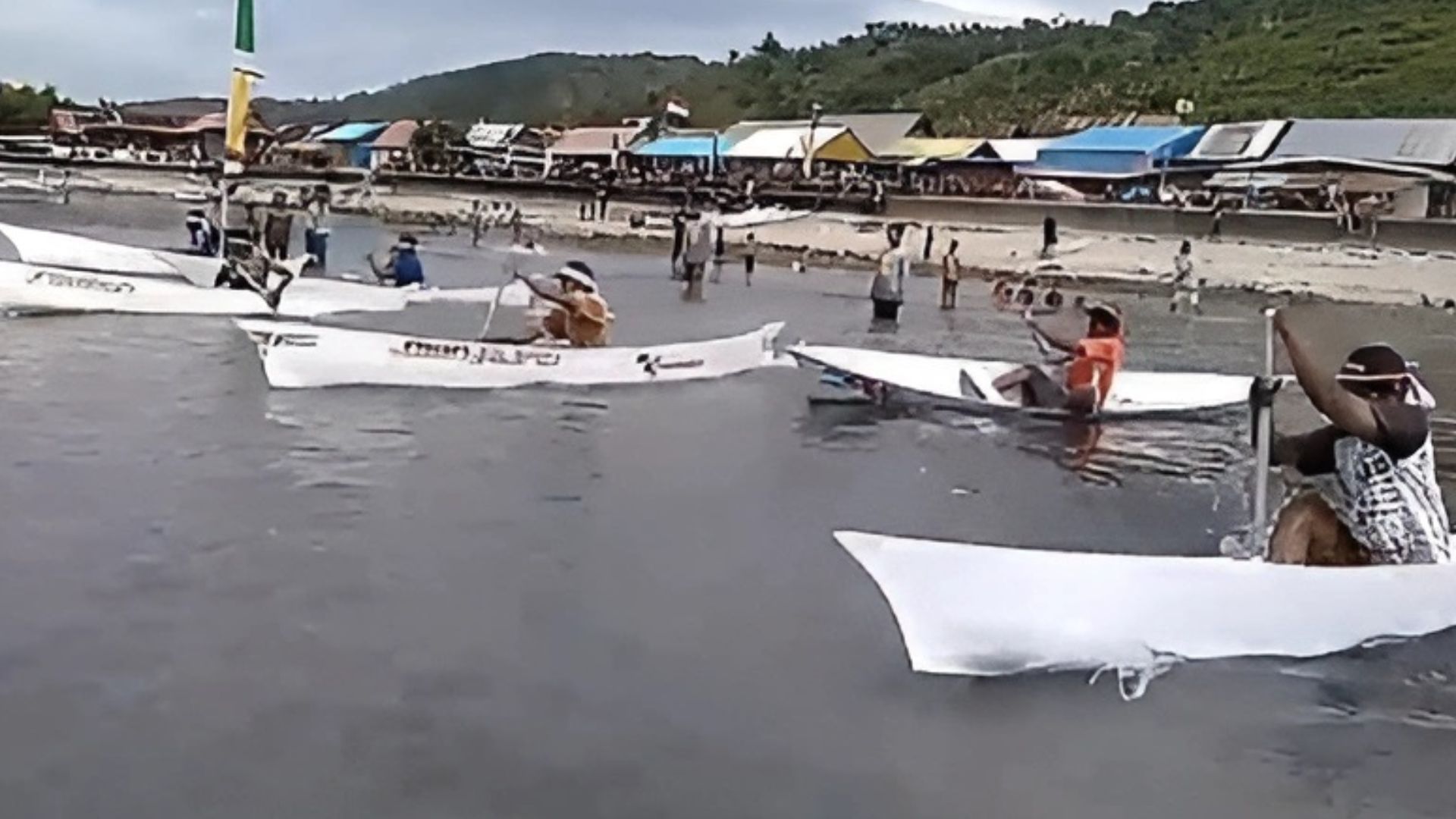 File:Lepa-lepa race Pambusuang.jpg