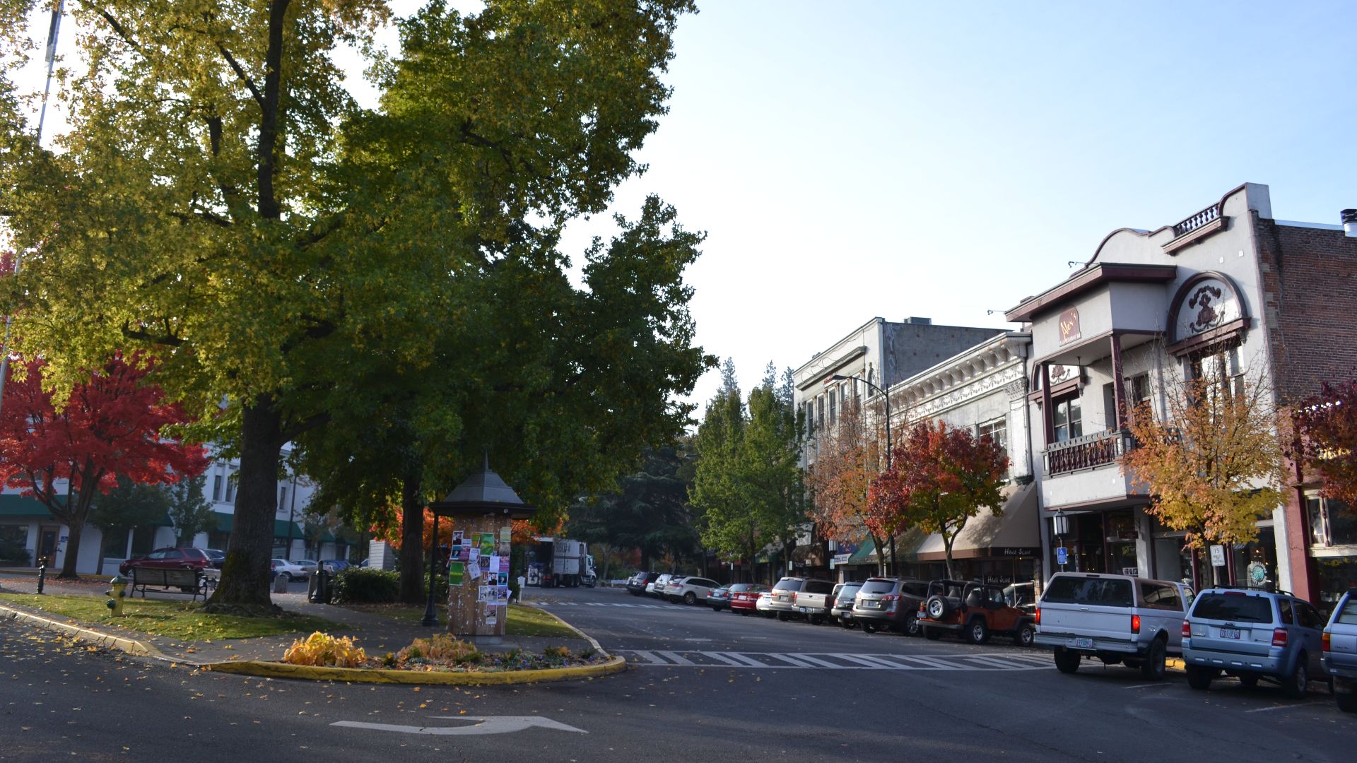 File:Ashland Historic District (Ashland, Oregon).jpg