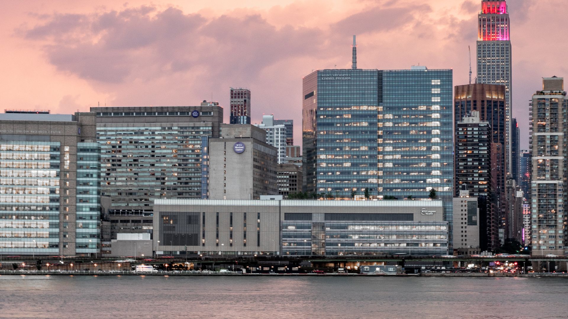 File:NYU Langone Medical Center (41246168170).jpg