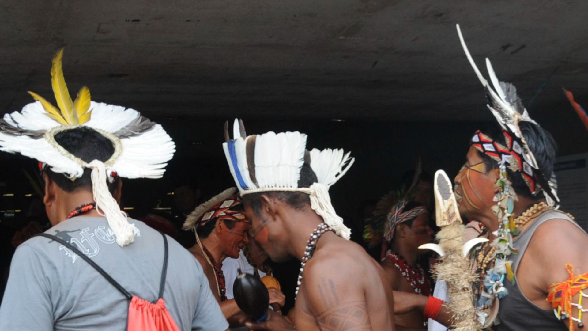 File:Pataxós em protesto 2015 02.jpg