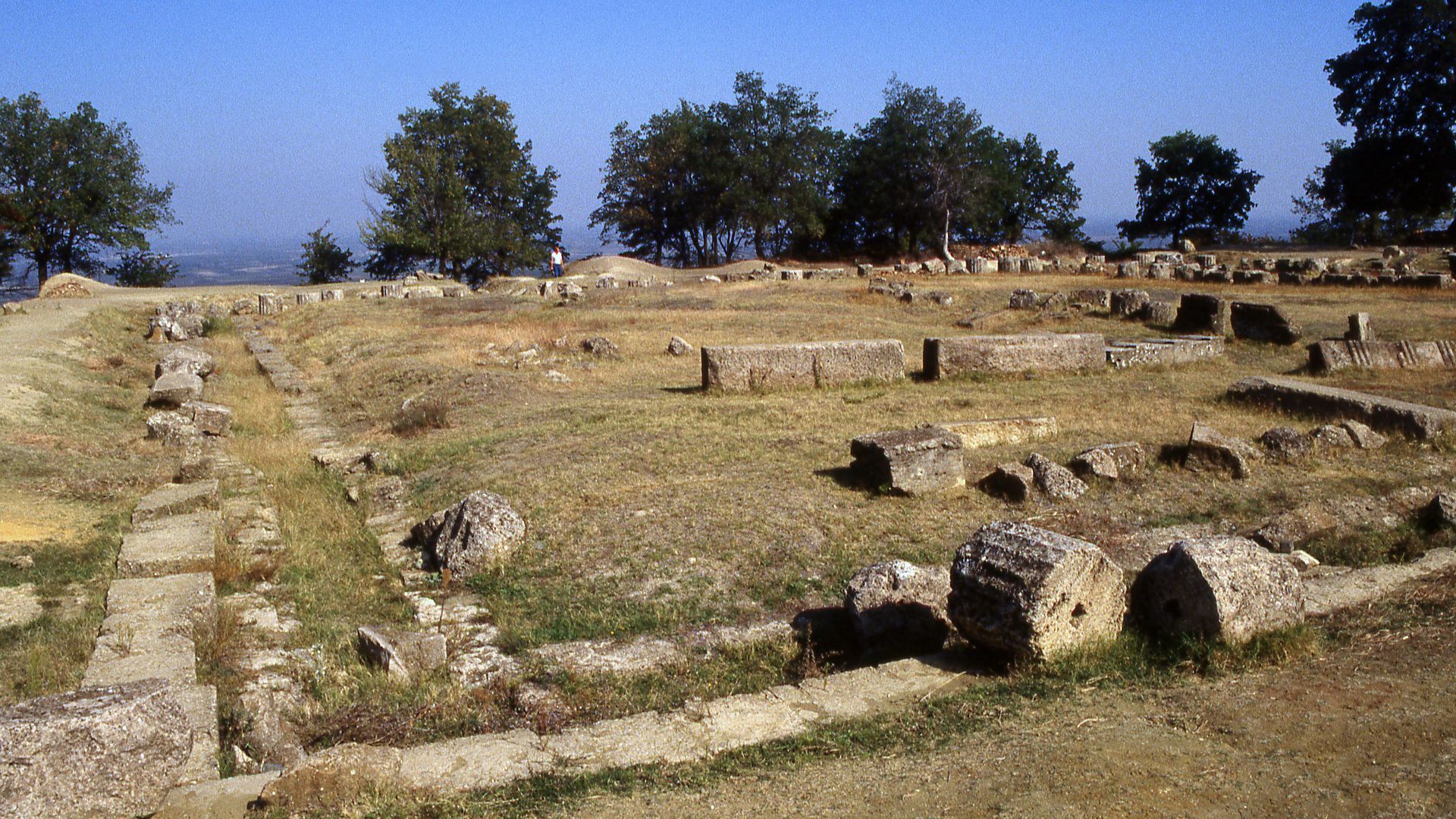 File:Vergina Palace (1990) - 01.jpg