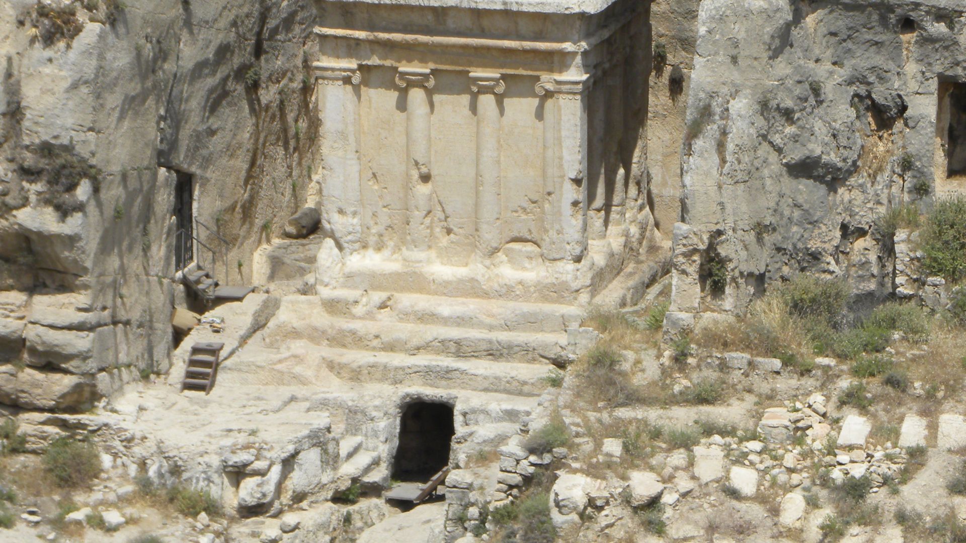 File:Elite Hellenistic Tomb (3728945587).jpg