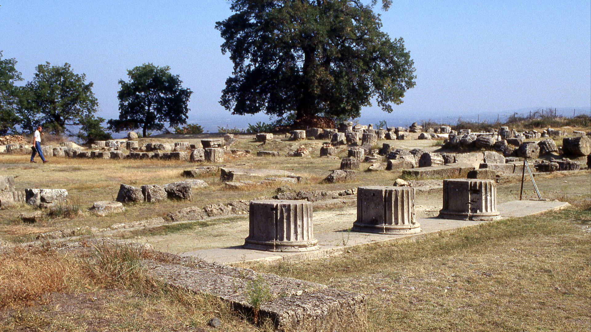 File:Vergina Palace (1990) - 02.jpg