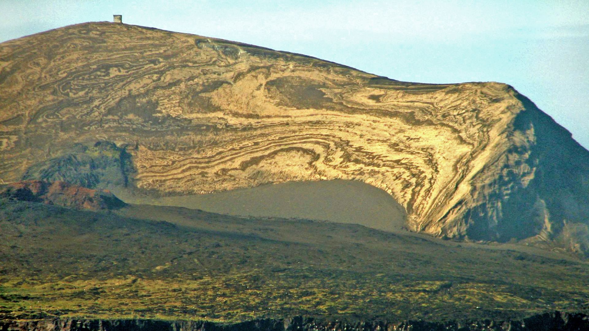 File:Surtsey Island1.jpg