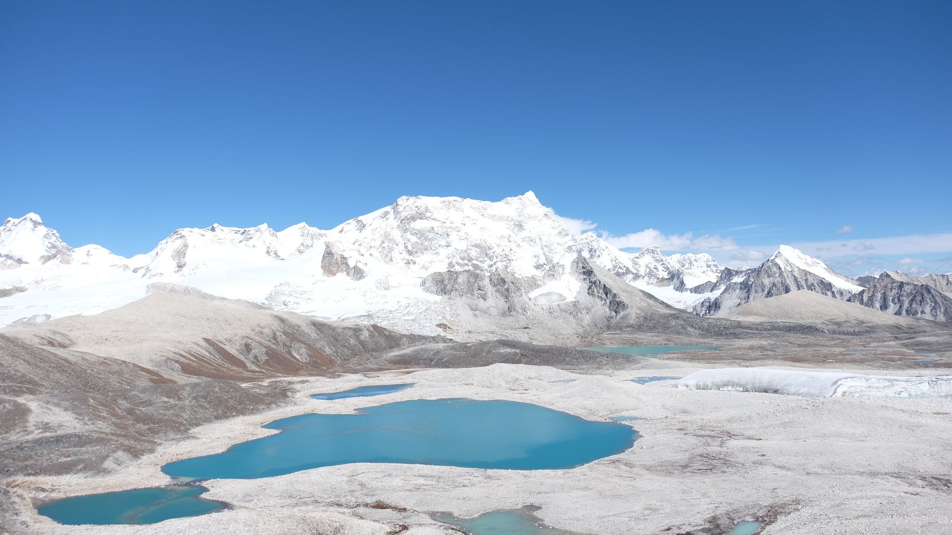 File:Gangkhar puensum landscape.JPG