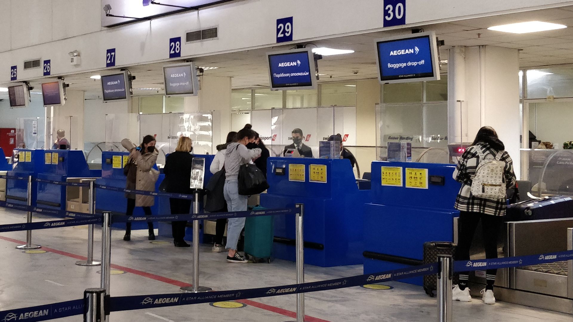 File:Heraklion Airport, check in counters.jpg