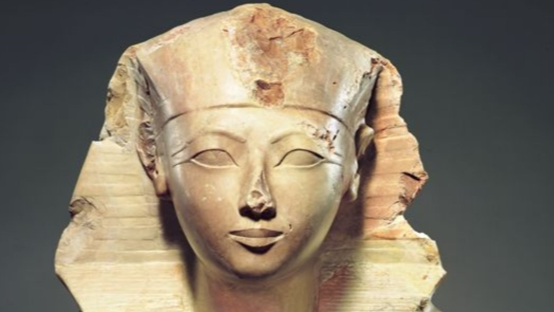 File:Seated Statue of Hatshepsut MET Hatshepsut2012.jpg