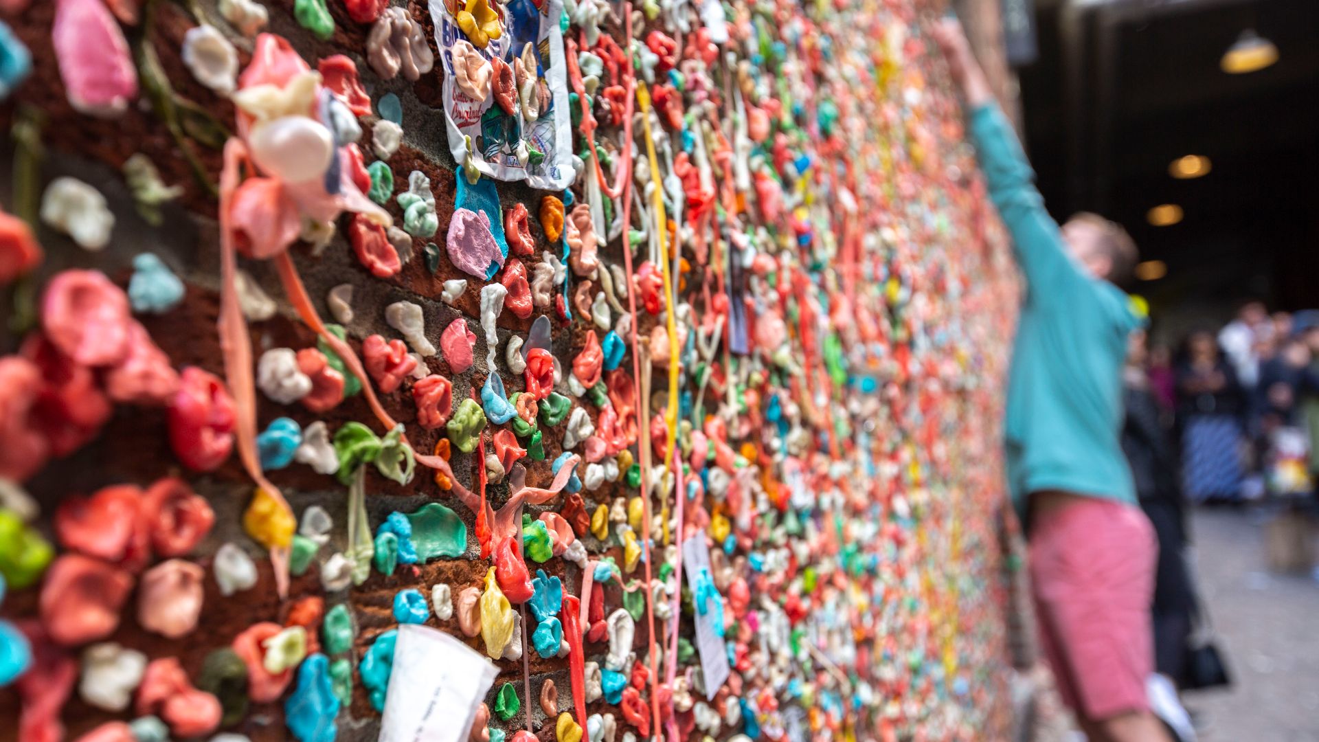 File:Gum Wall, Downtown Seattle - 49005207336.jpg