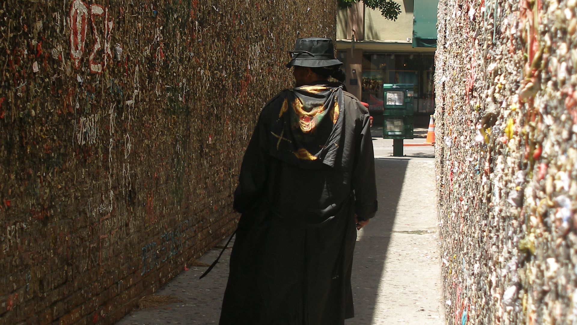 File:Pedestrian in Bubblegum Alley.jpg