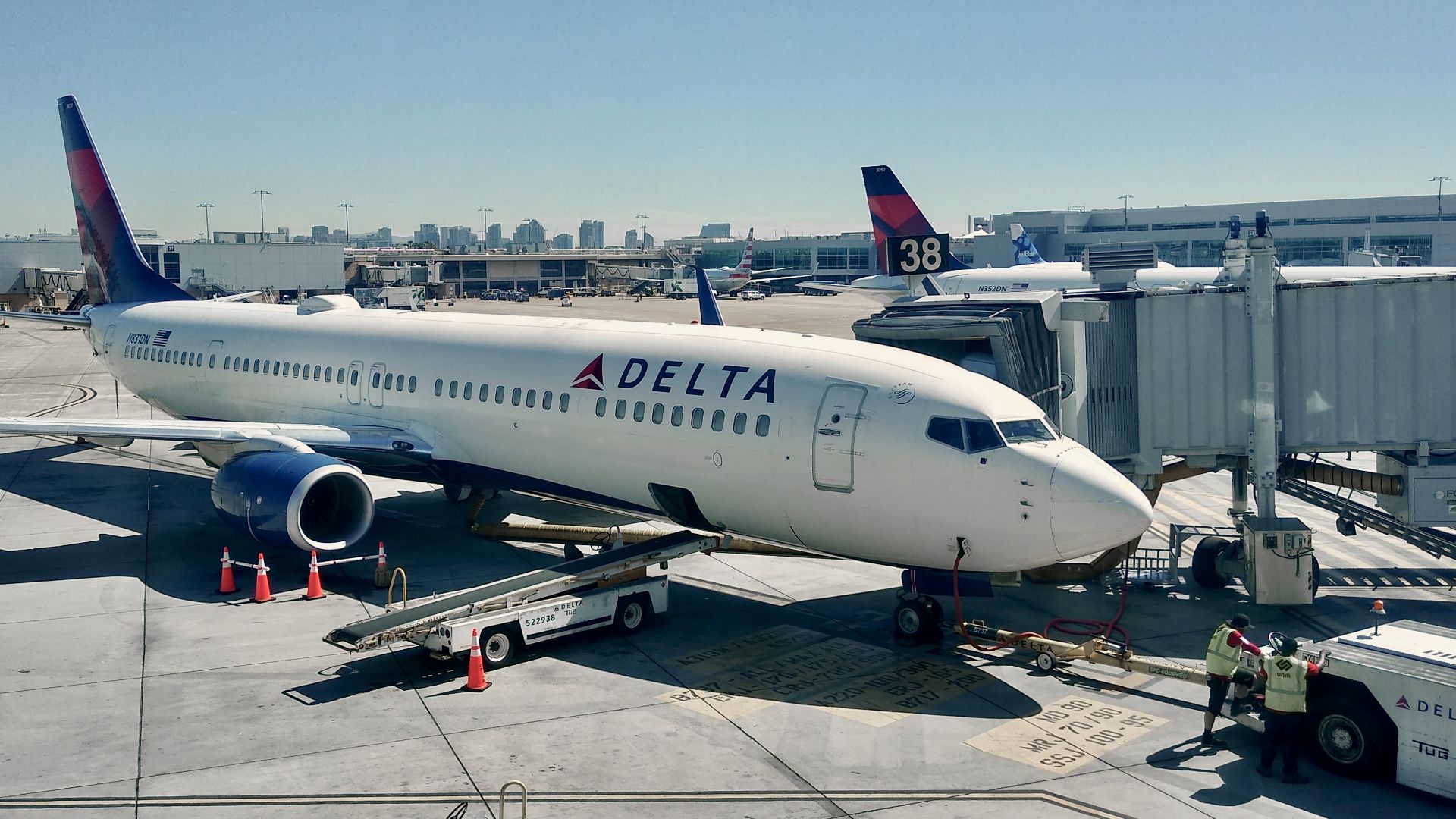 File:N831DN Delta Airlines at SAN 2.jpg