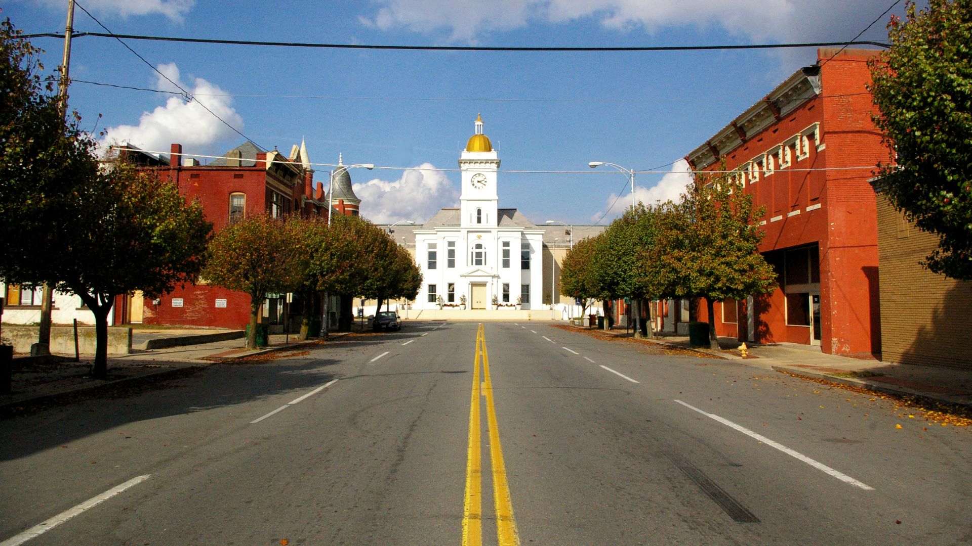 File:Pine Bluff AR - main street and courthouse.jpg