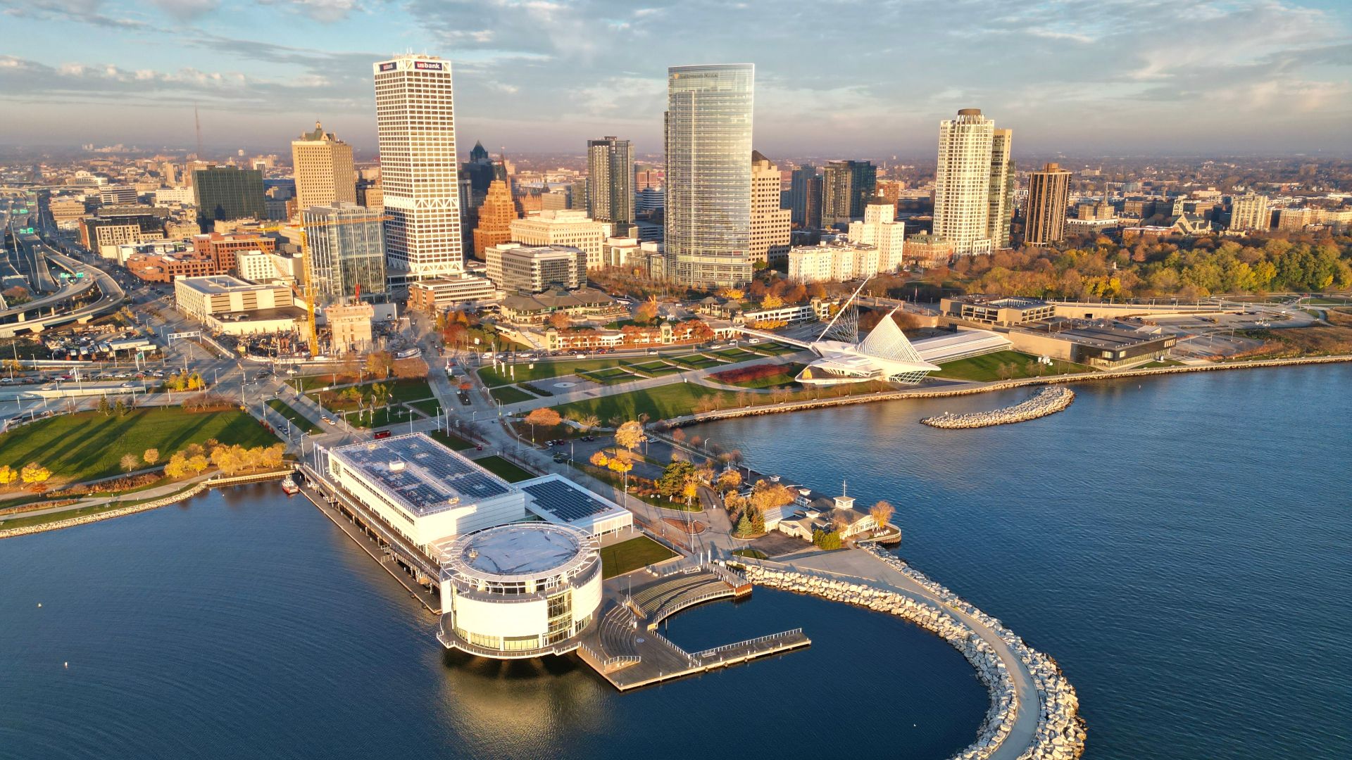 File:Milwaukee Skyline 2023.jpg