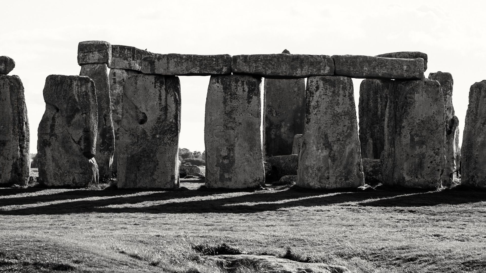 File:Stonehenge B W (245866653).jpeg