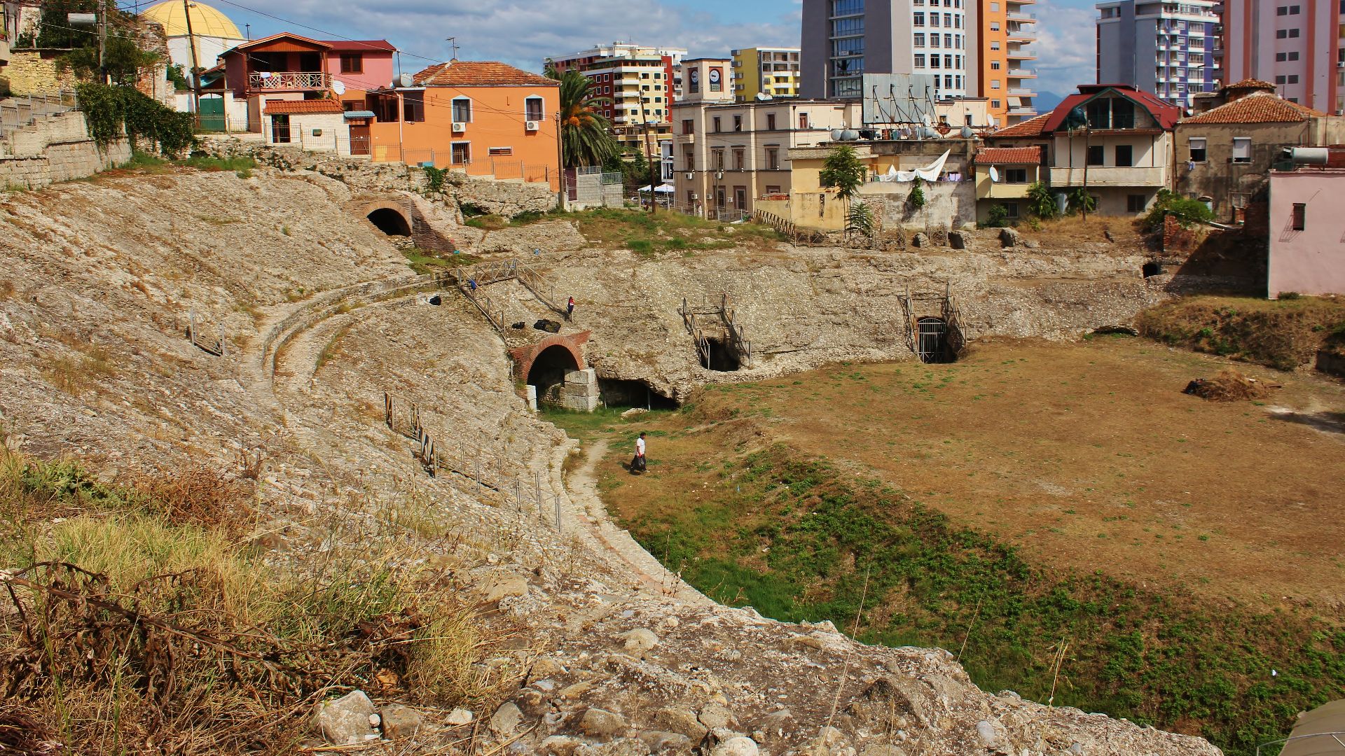 File:Durrës amphitheater (Albania).JPG