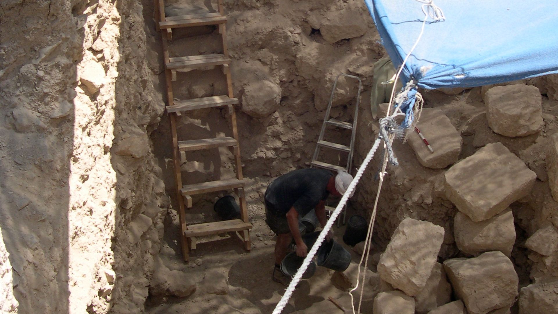 File:Archeologists Digging (2861374012).jpg